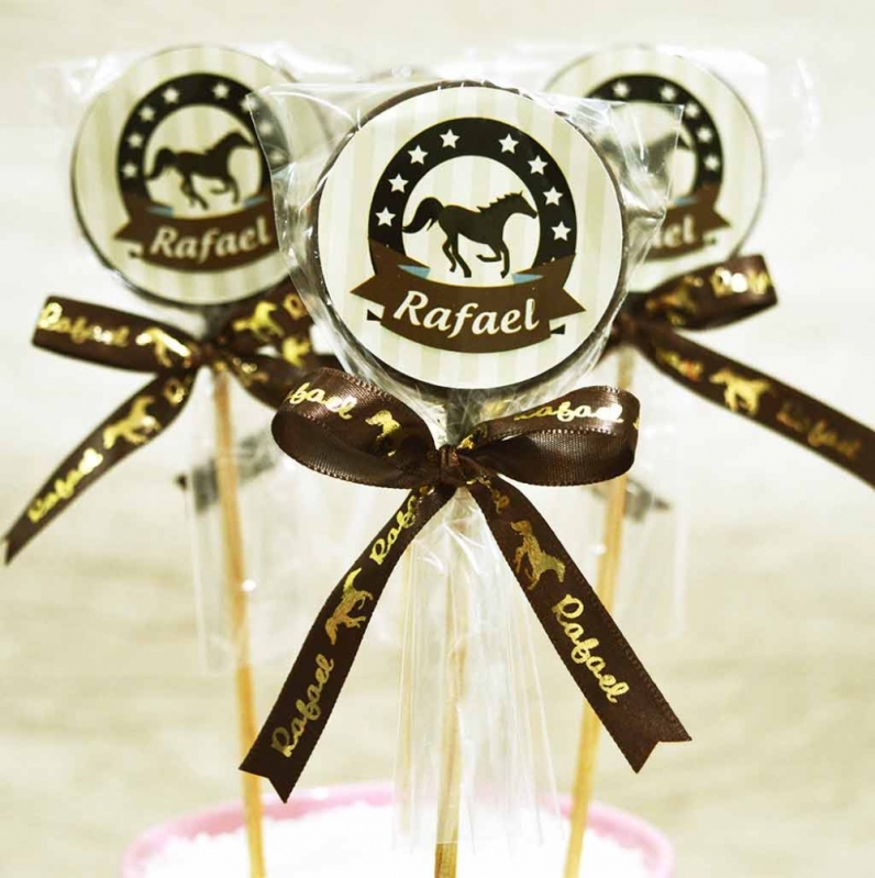 Pirulitos de Chocolate Personalizados Jaguaré - Pirulito de Chocolate Batizado